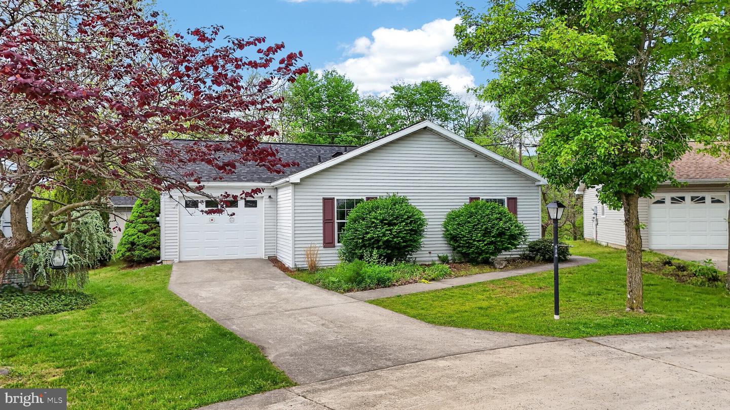 860 Trestle Court