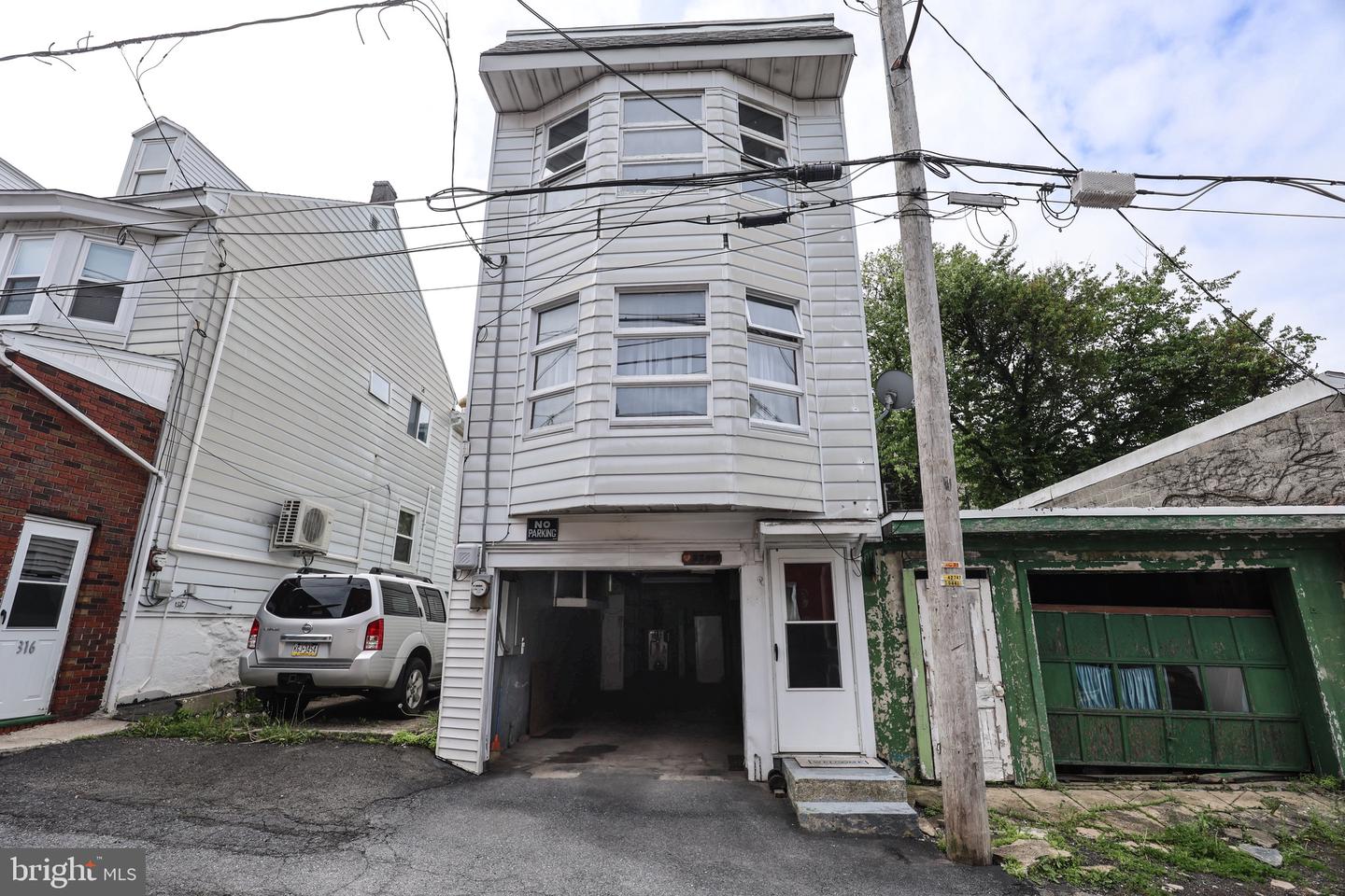 320 W New York Street