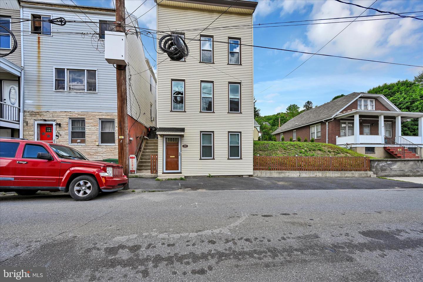 362 Front St