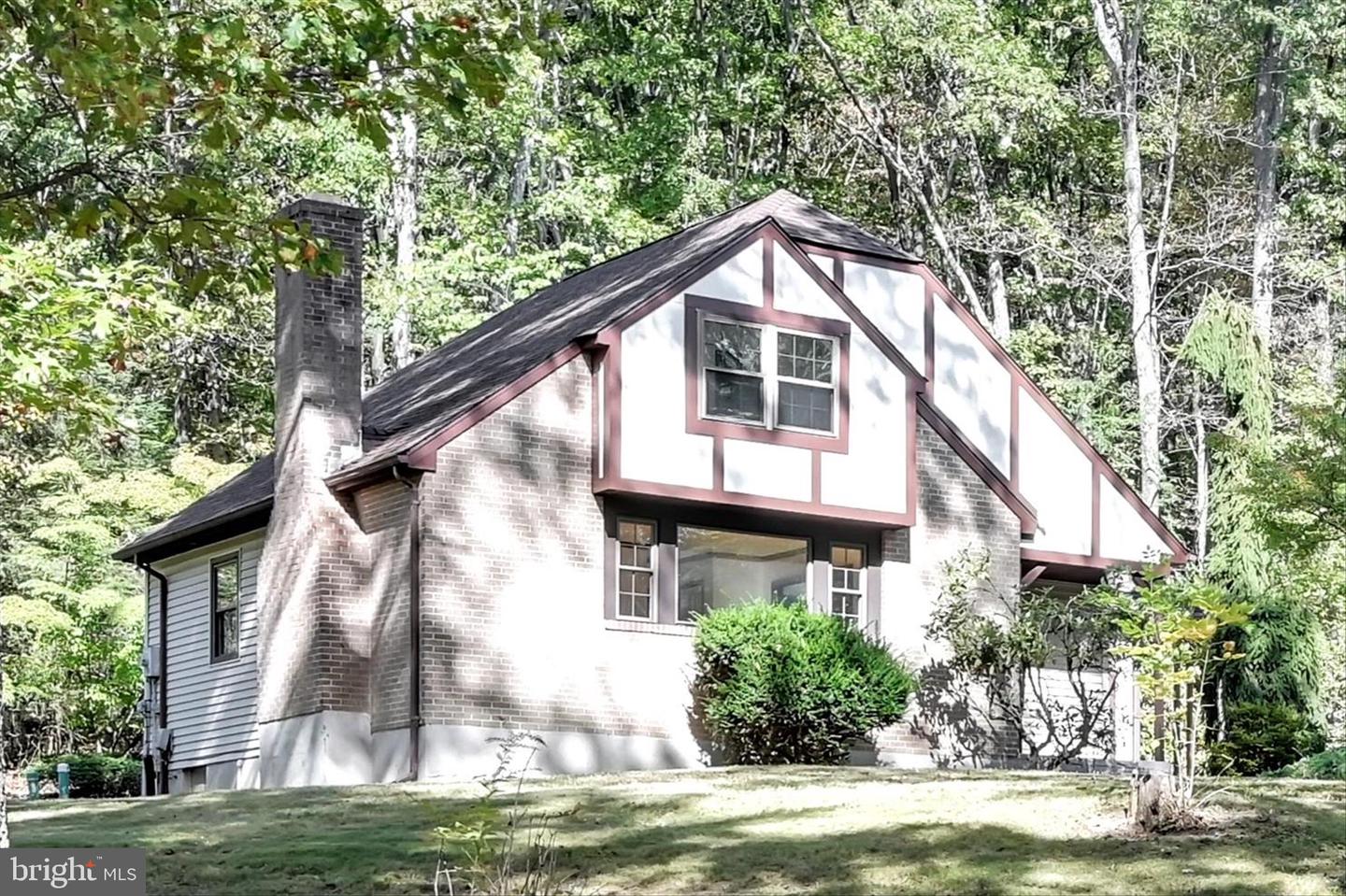 40 High Road, Ashland