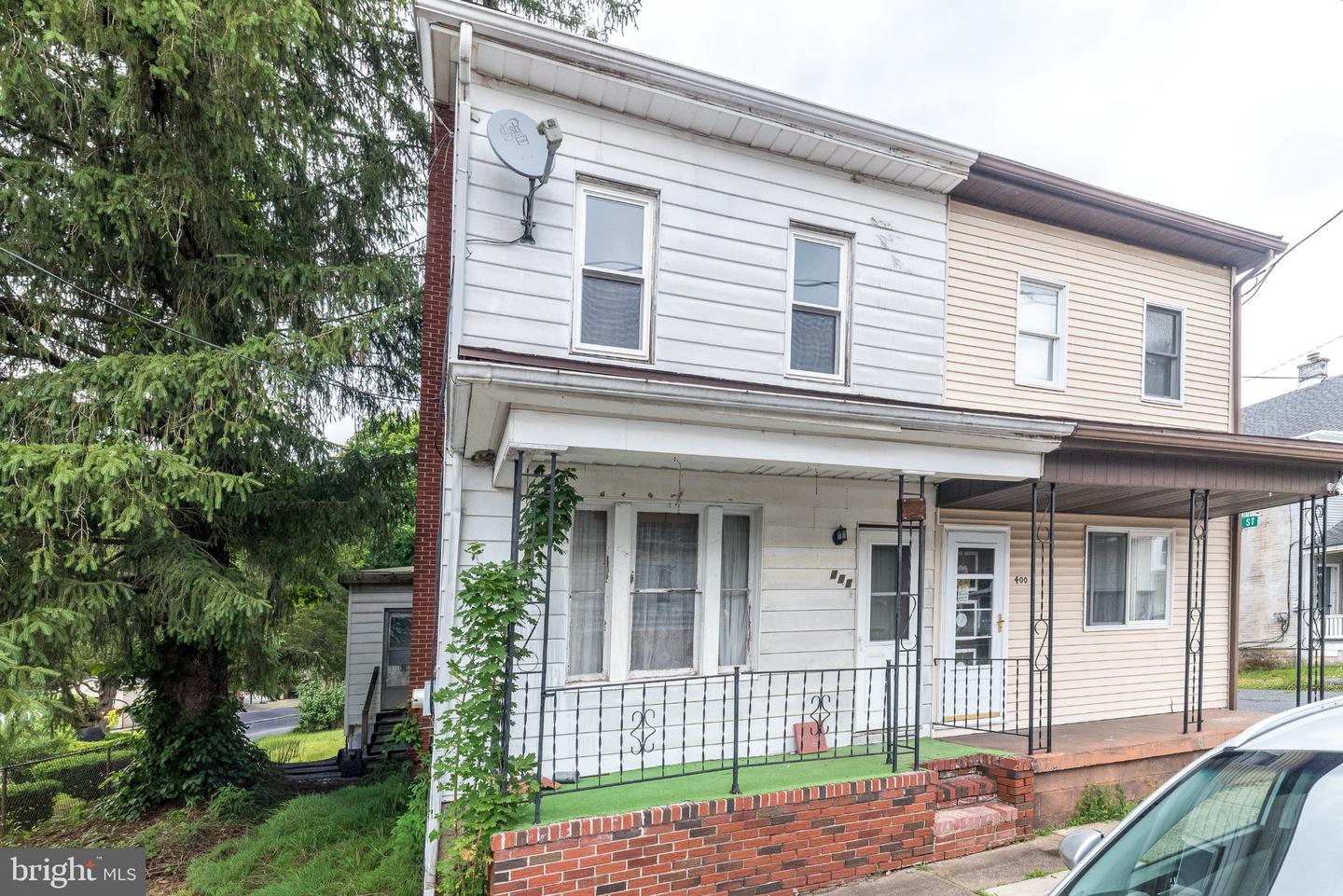 402 Hobart Street