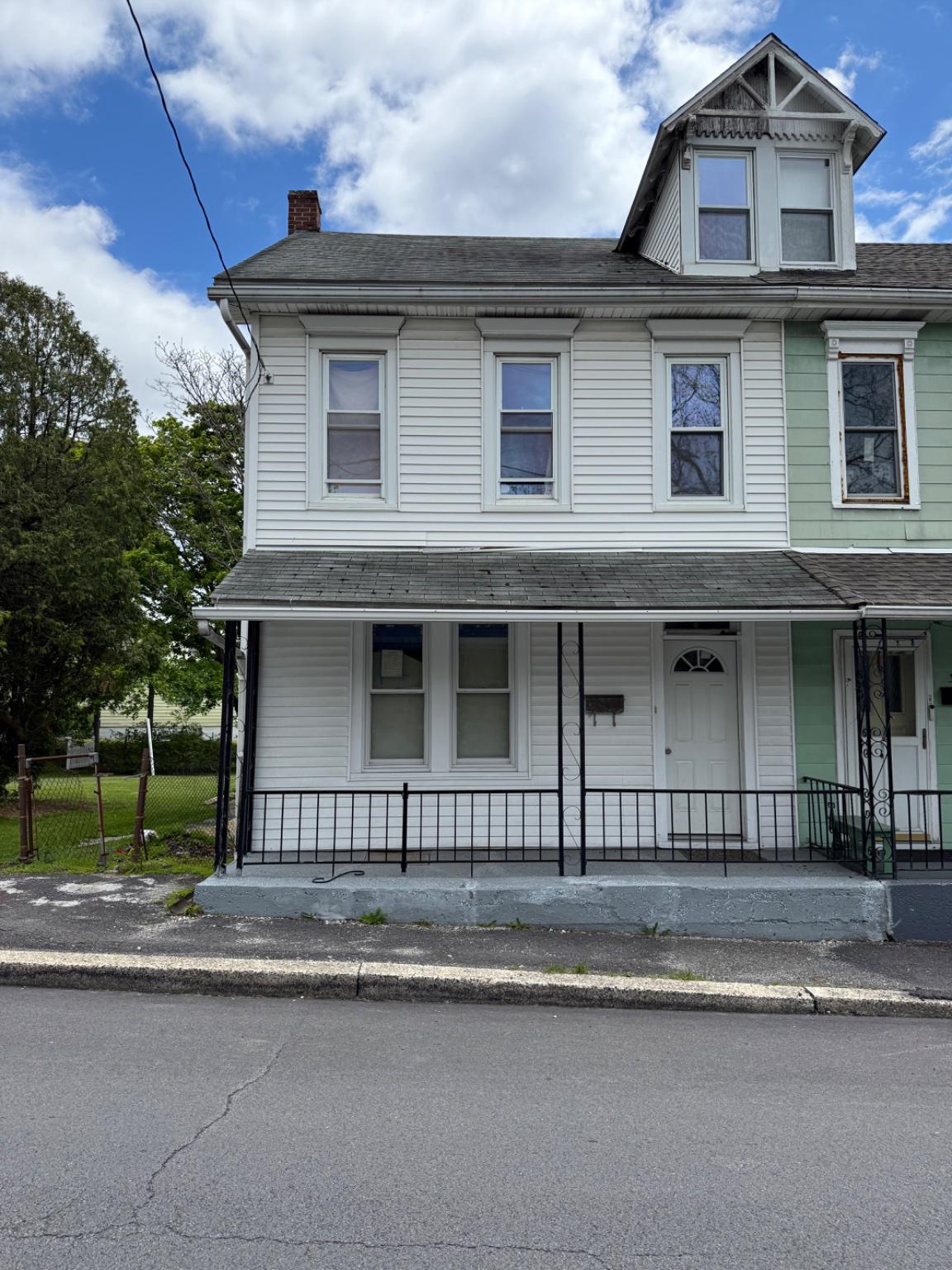 328 E Oak Street, Frackville