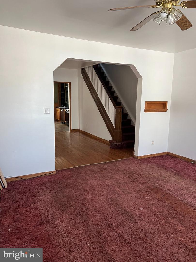 1653 W Norwegian Street