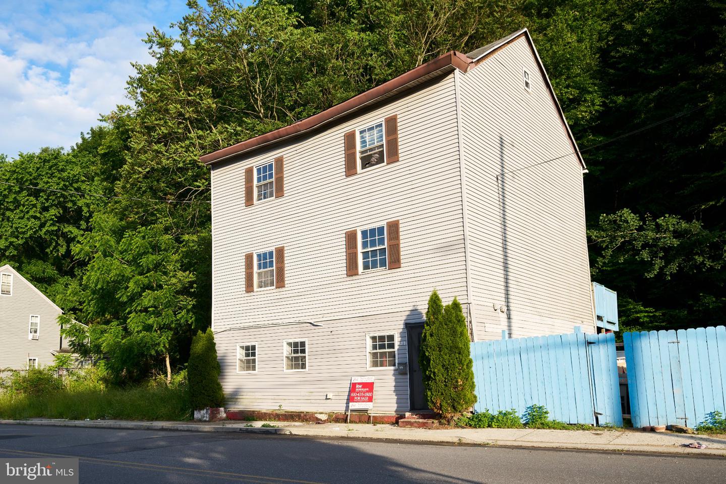 255 Peacock Street