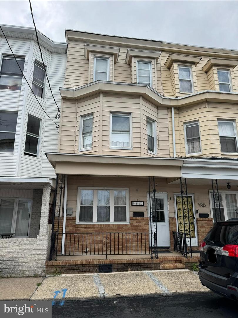 123 N Jardin Street