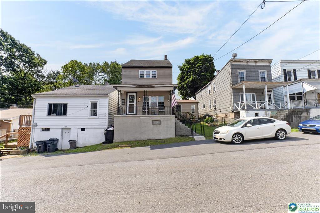 212 W Walnut Street