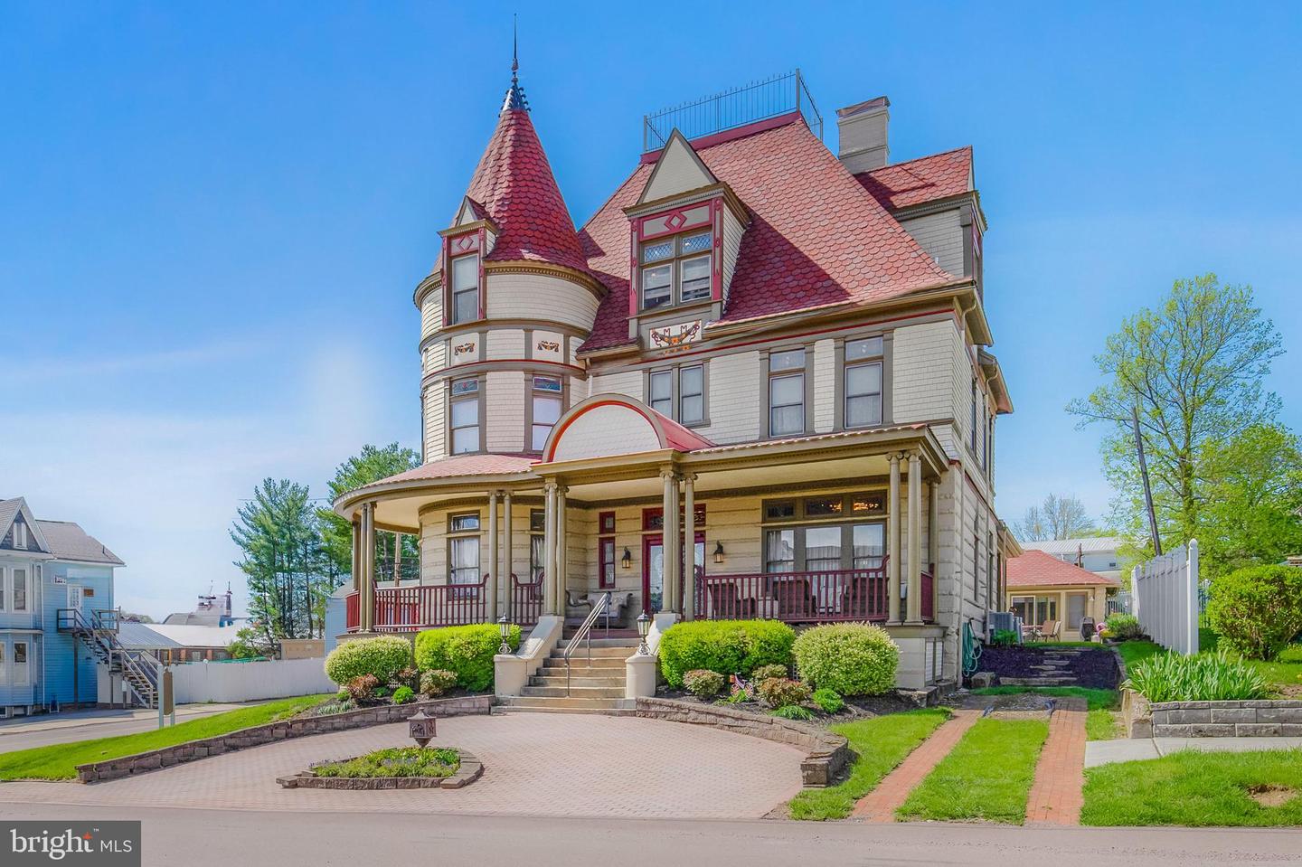 301 Meyers Ave