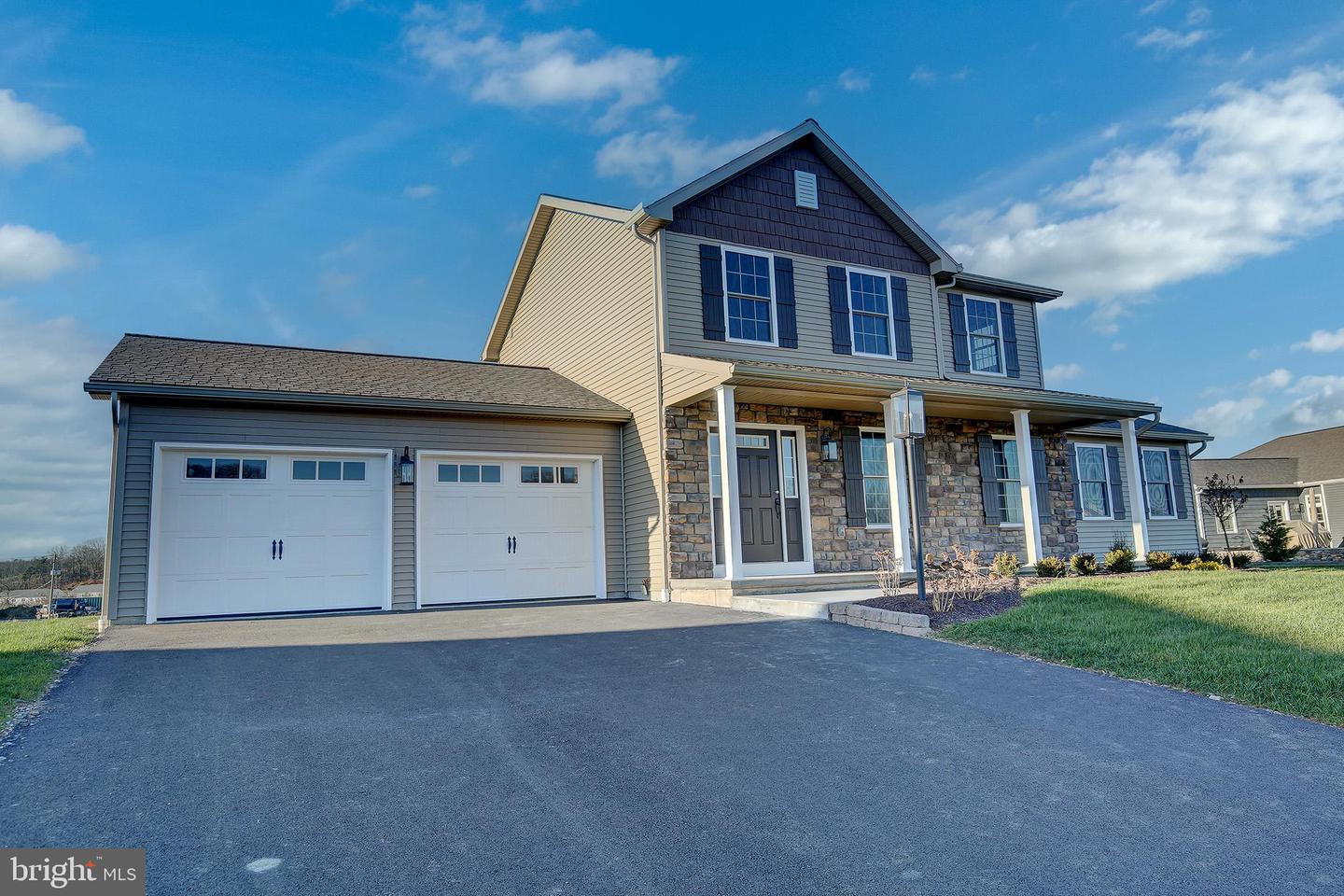 34 Oakmont Ct, Selinsgrove