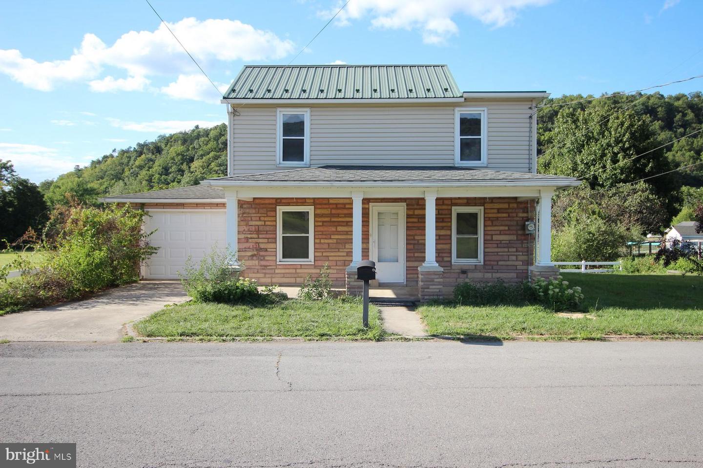 26 E Ohio Street, Mcclure