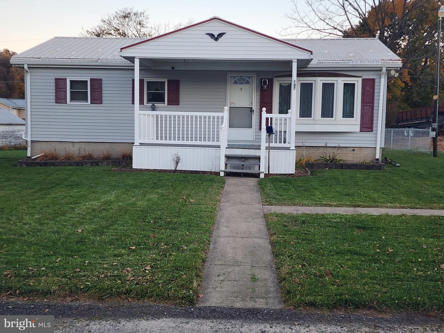 107 E Church Street, Freeburg