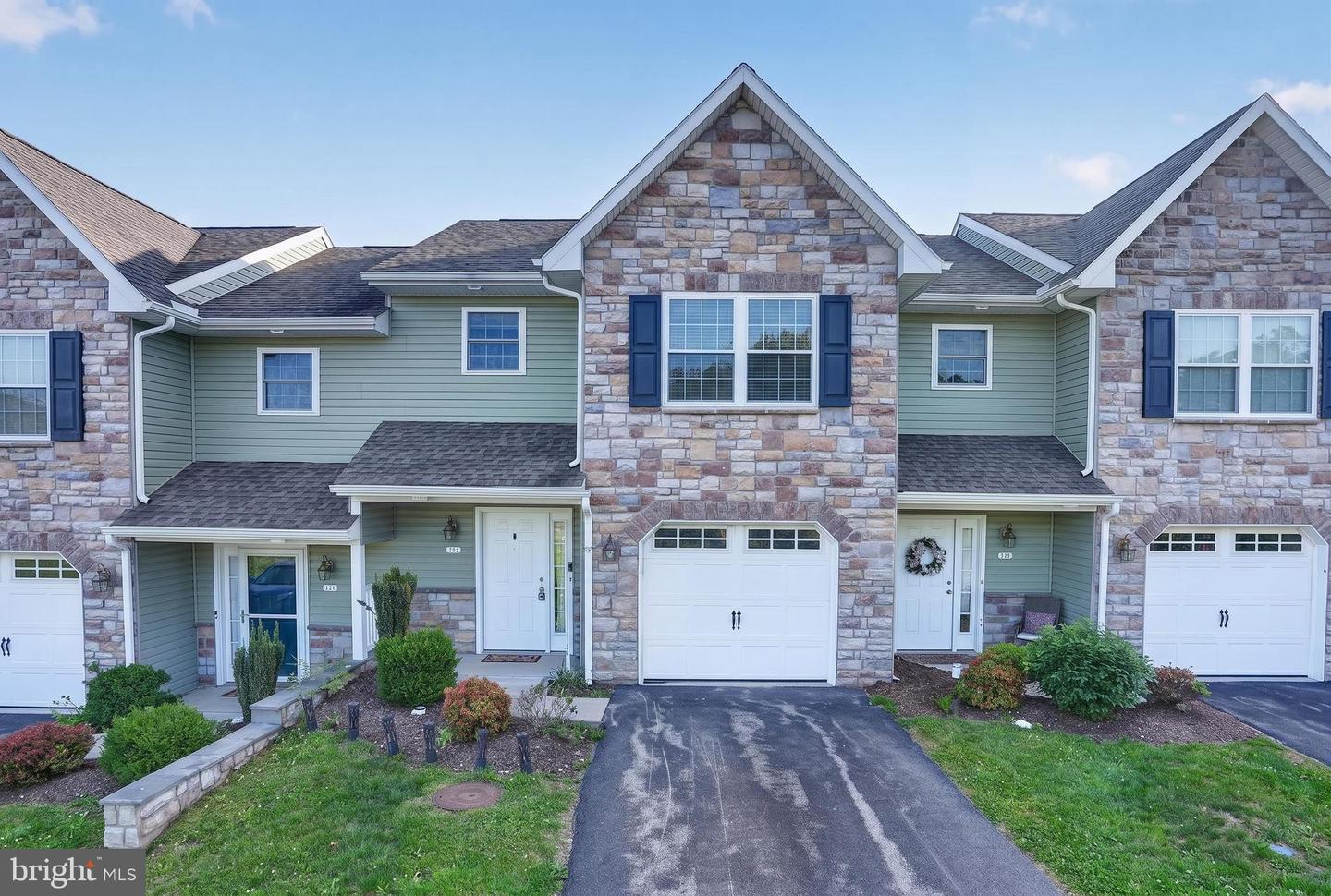 175 N Oakwood