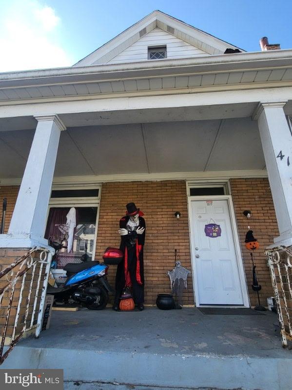 413 Delaware Street