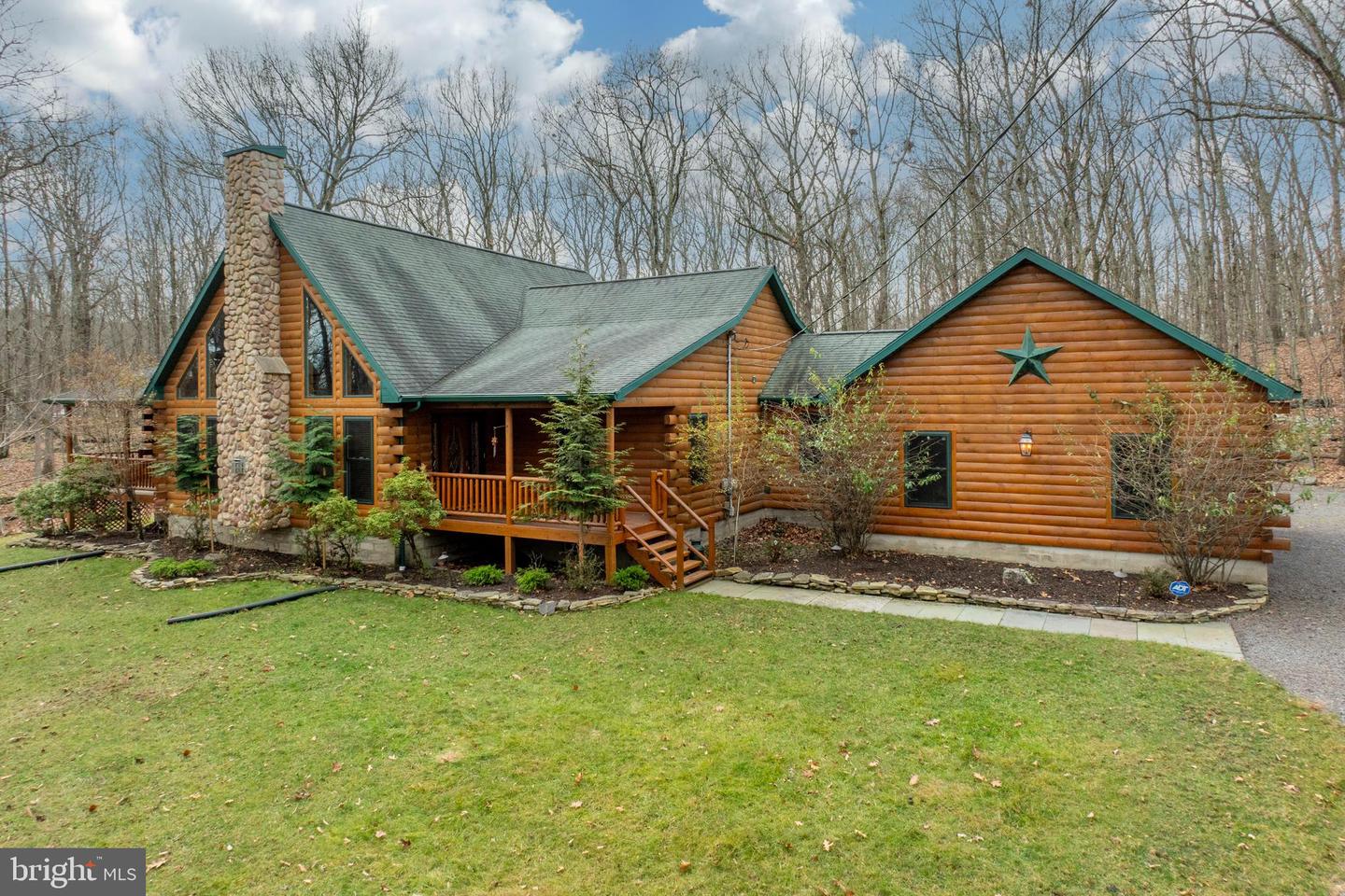 1212 Acacia