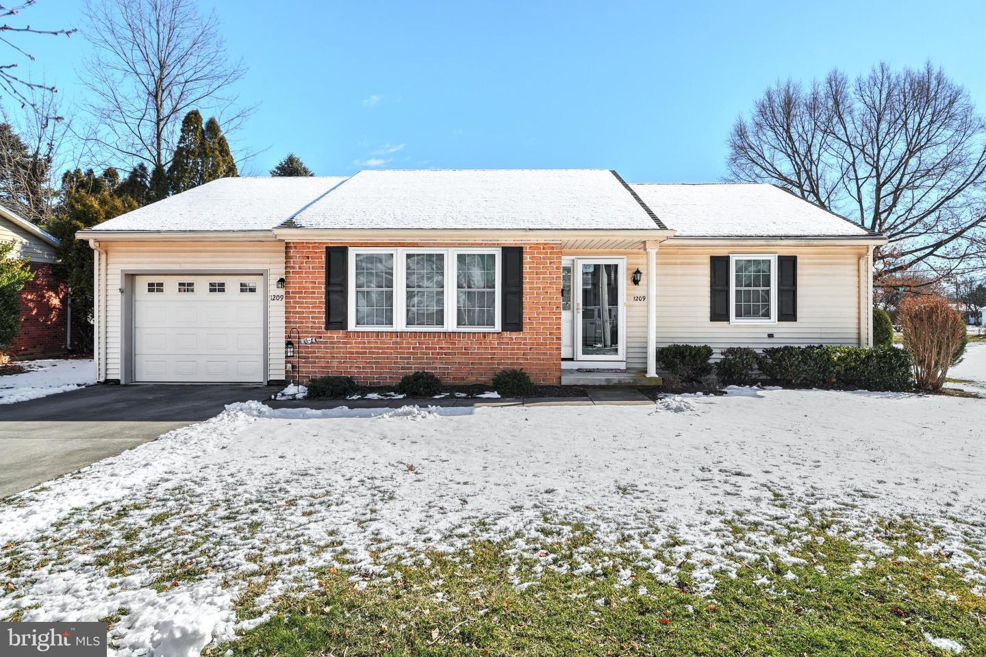 1209 E Walnut Street, Hanover