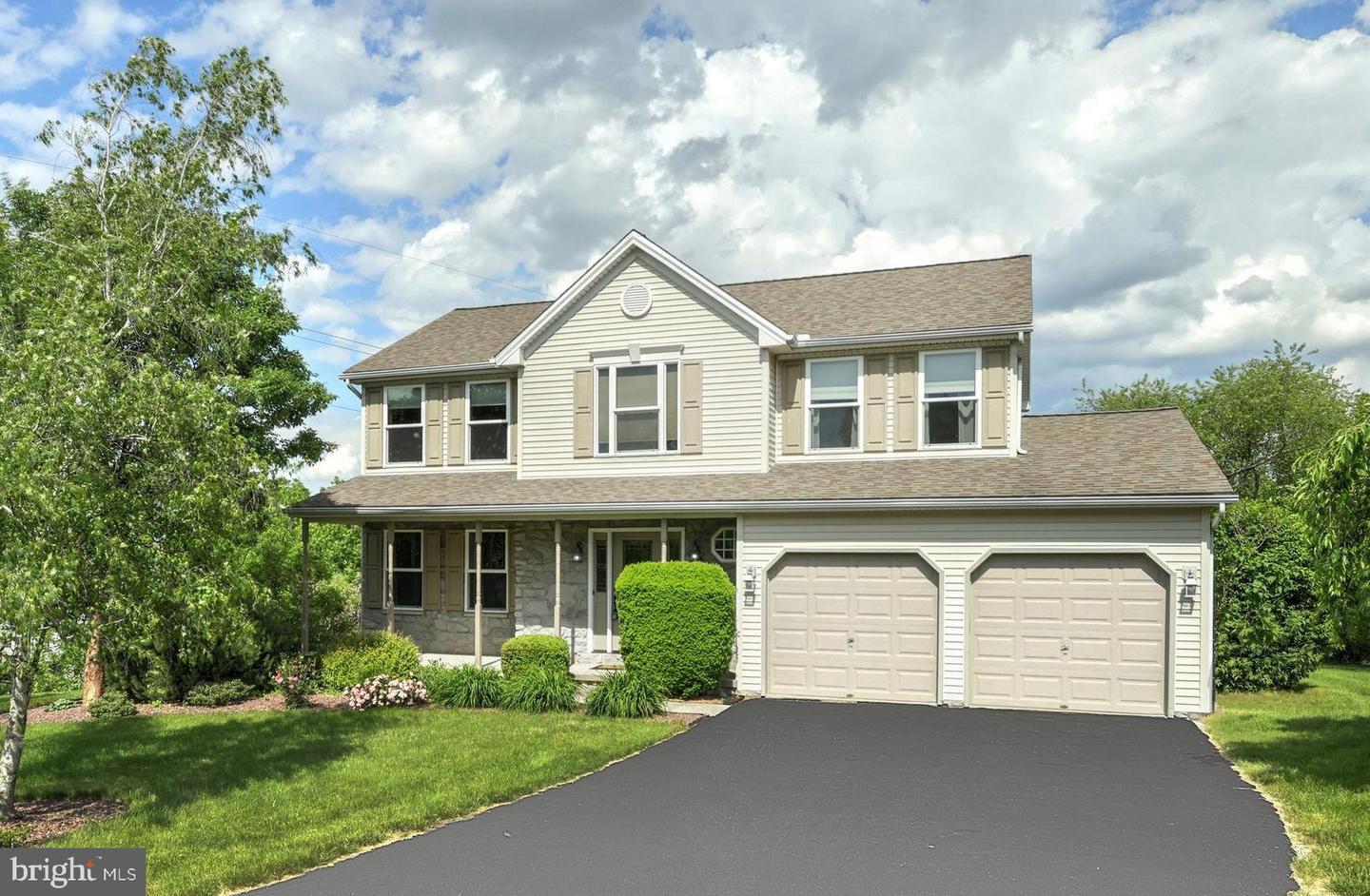 220 Sunset Circle, Red Lion