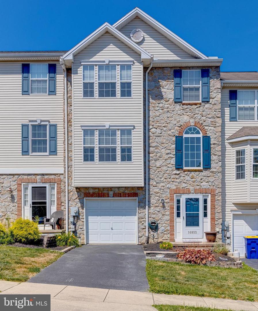 16855 Roosevelt Lane, Shrewsbury