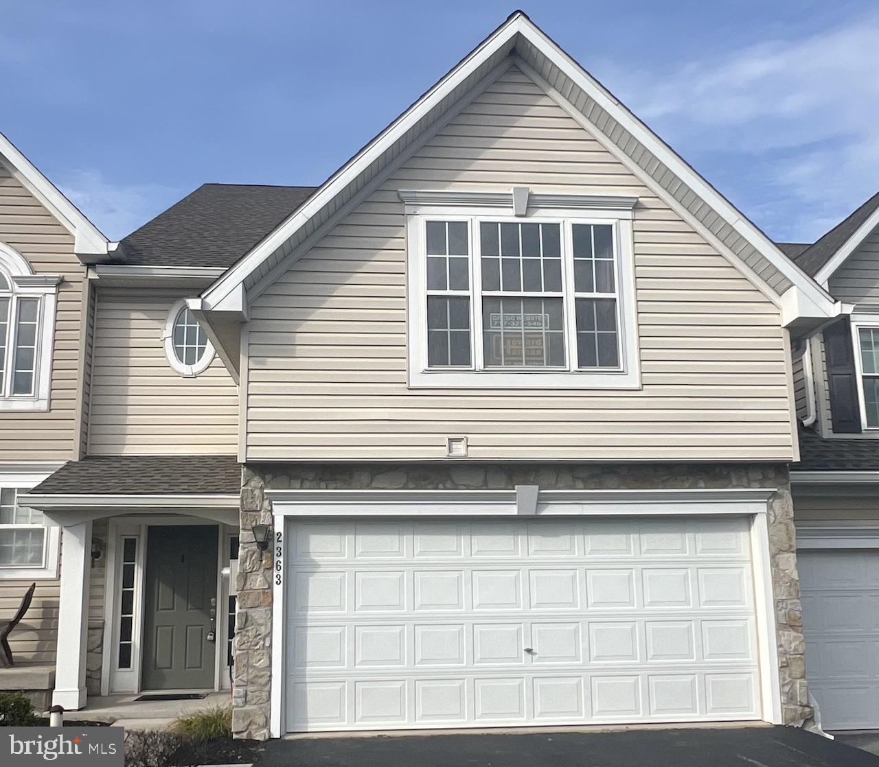 2363 Slater Hill Lane E, York