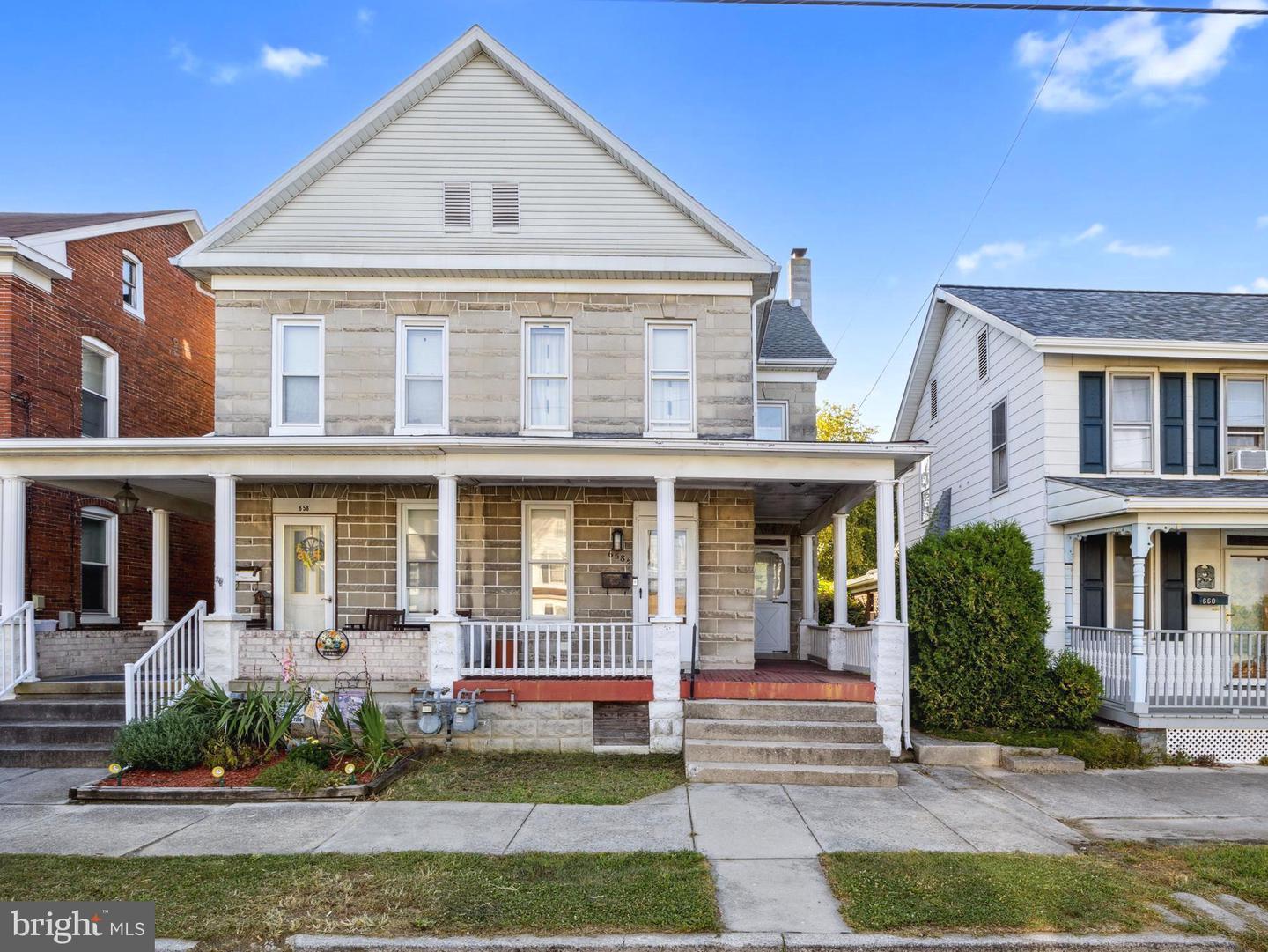 658 1/2 Broadway, Hanover