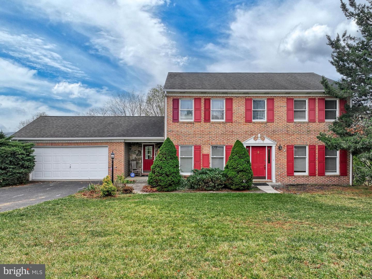 2299 N Point Drive, York