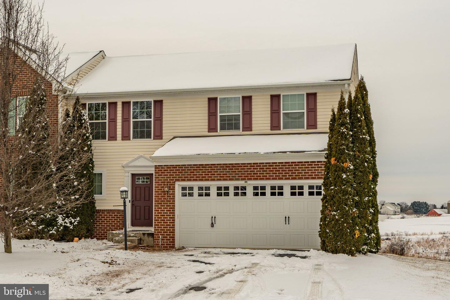 928 Cougar Pointe Circle, Seven Valleys