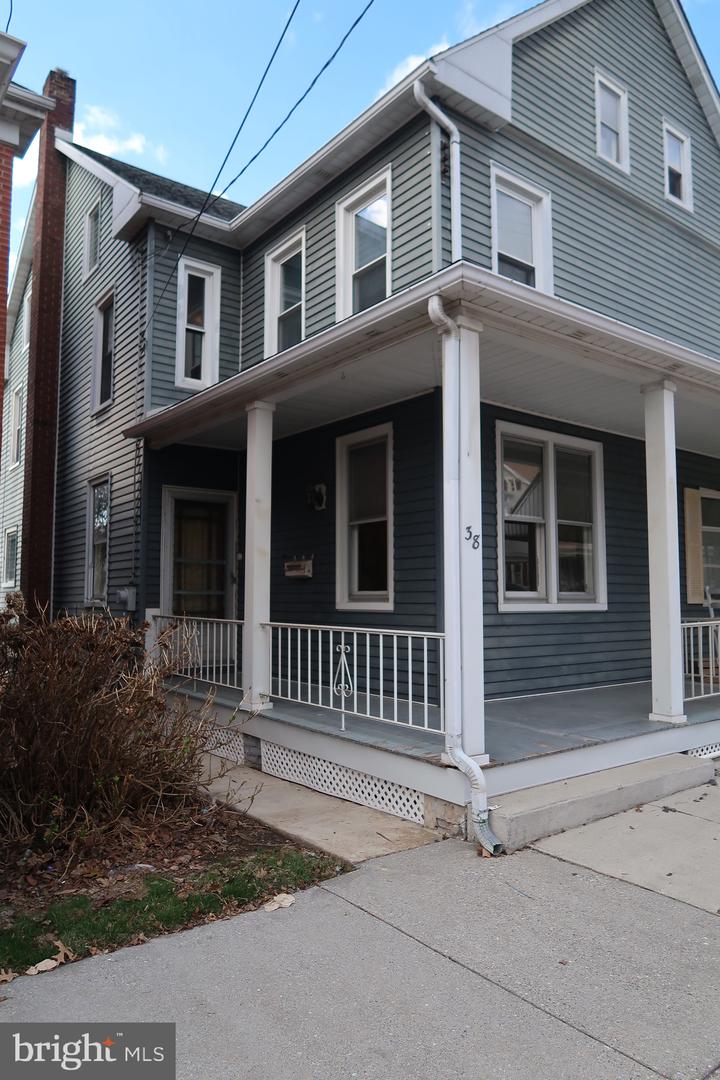 38 N Water Street, Spring Grove