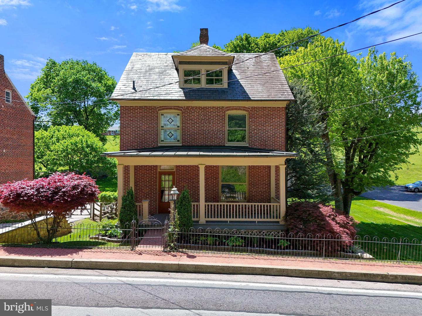 30 E Main Street, Railroad
