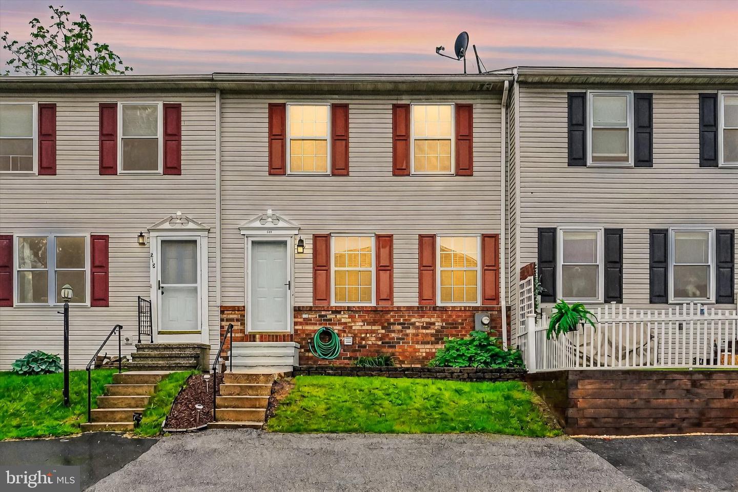 220 White Dogwood Drive, Etters