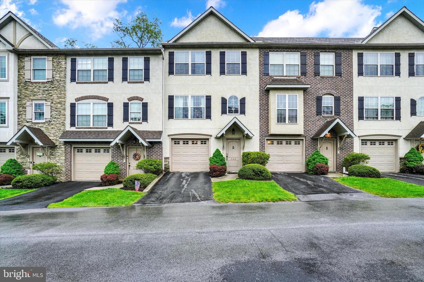 540 Bridle Path, Red Lion