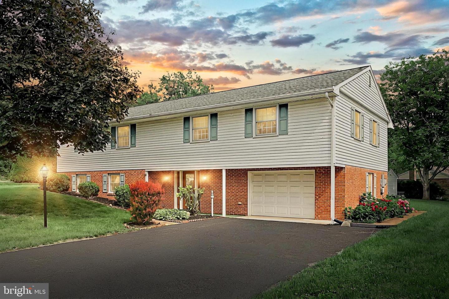 1840 Lilac Road, York