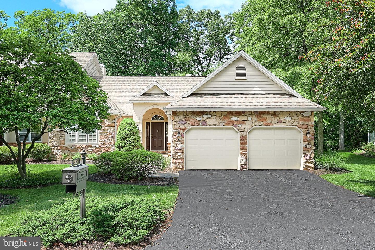 2124 Tall Oaks Lane, York
