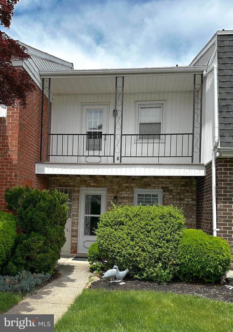 737 Hardwick Place, York