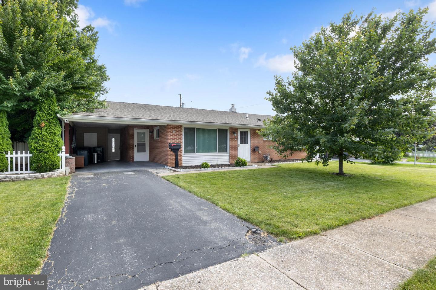 728 Gunnison Road, York