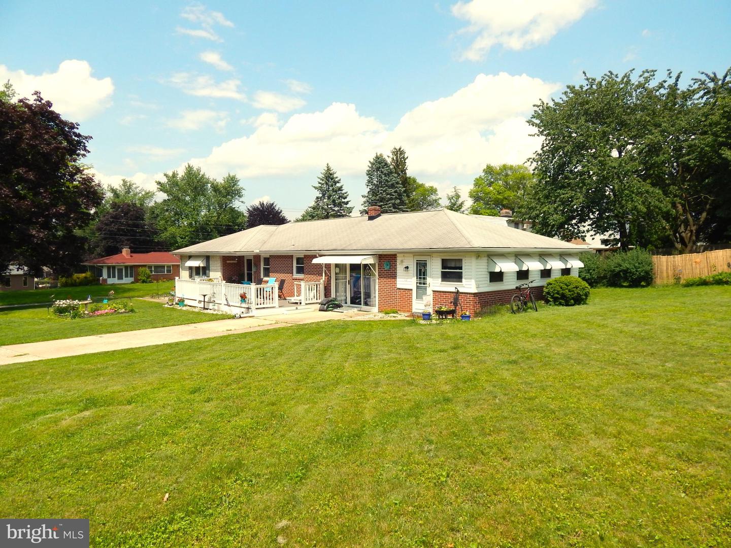 178 Nancy Avenue, York