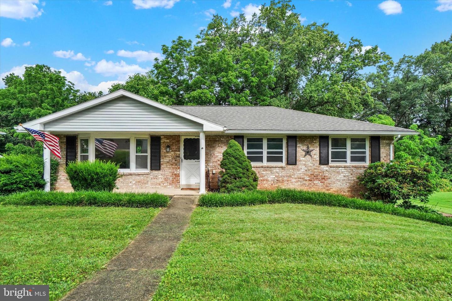 4135 Robinhood Drive, York