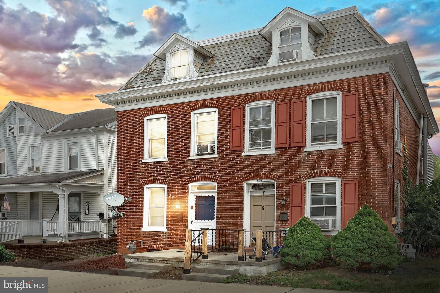 129 S Pleasant Street, Hanover