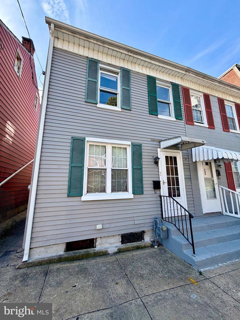 538 N Pershing Avenue