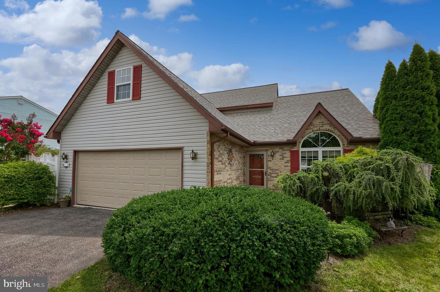 112 Winston Drive, York