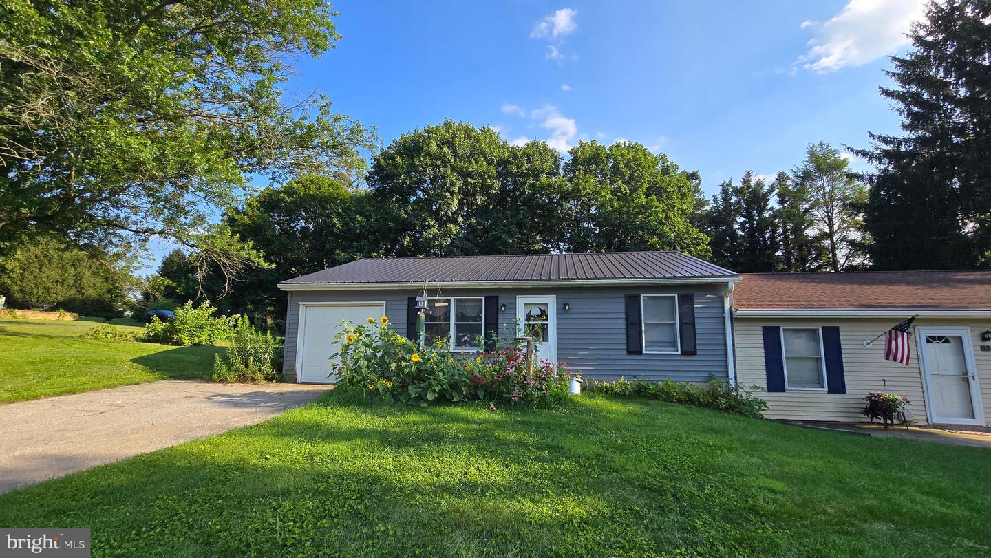 10 Memory Lane, Stewartstown