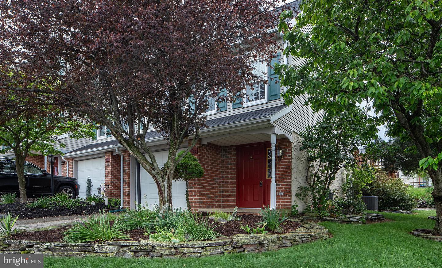 755 Robin Hill Circle, York