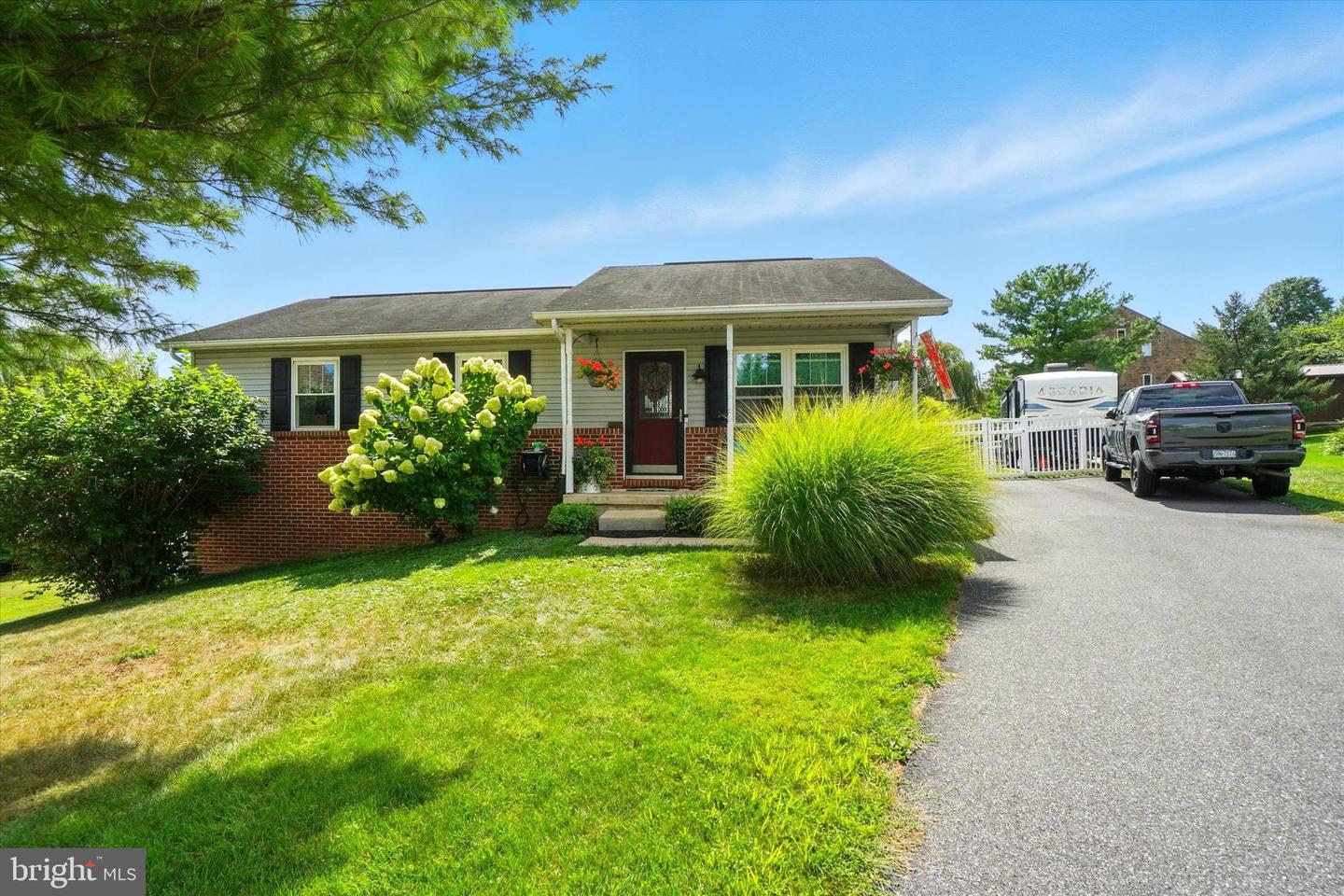 603 Hill Point Drive, Etters