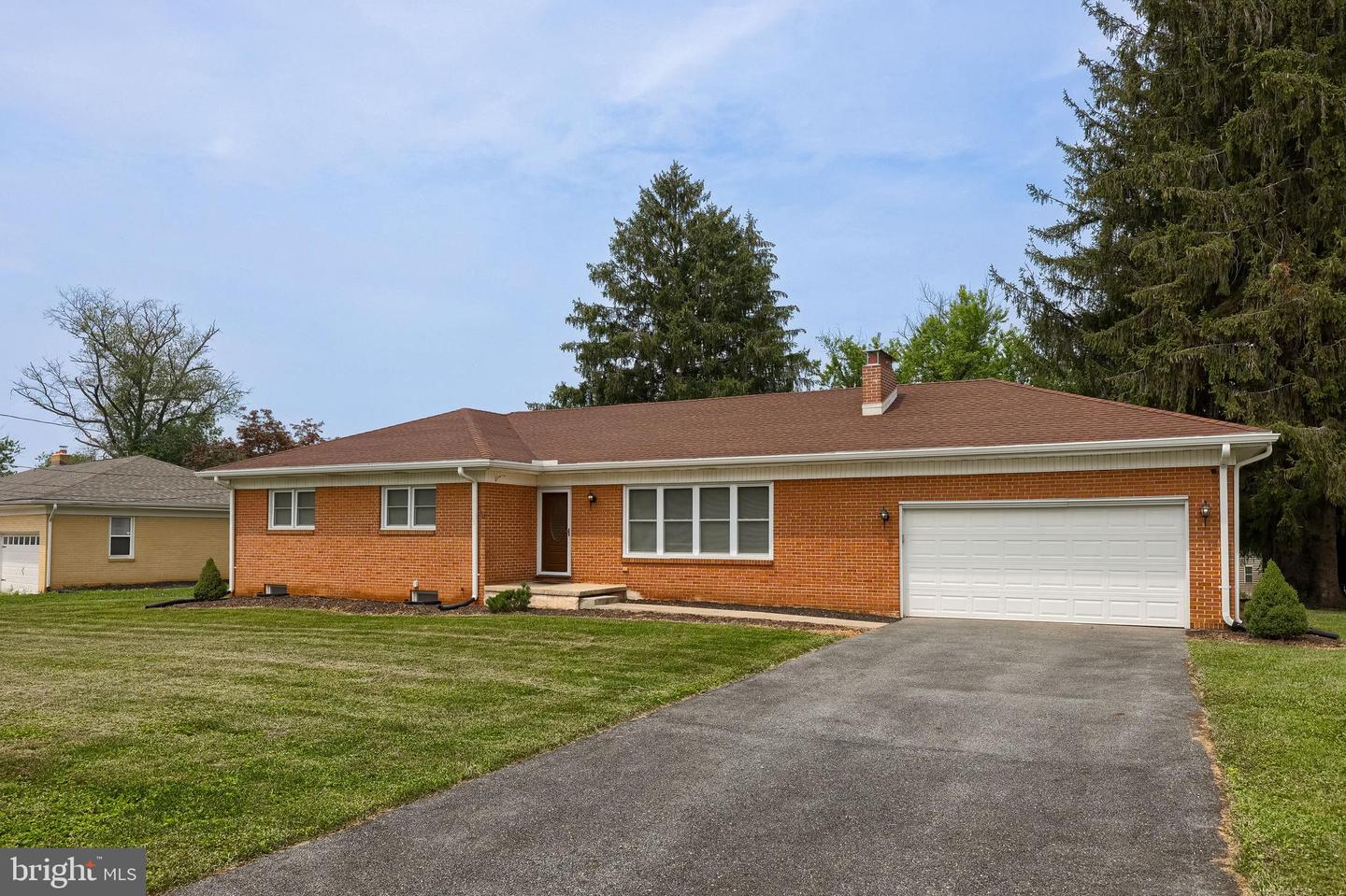101 Lynbrook Drive N, York