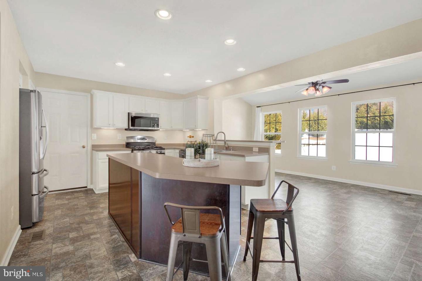 2040 Waterfall Drive, Hanover