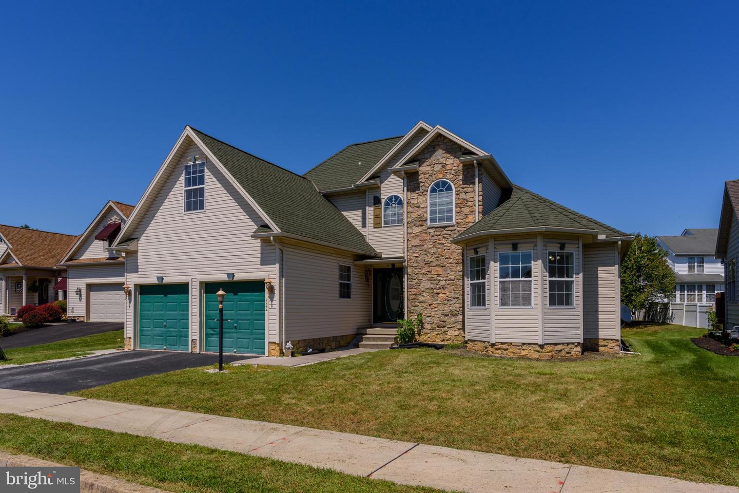 322 Fox Knoll Court, Hanover