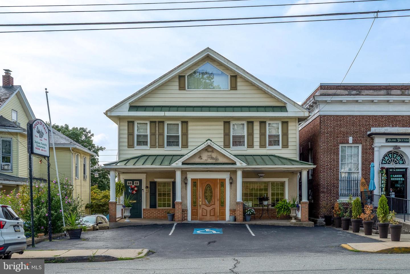 80 W Market, York