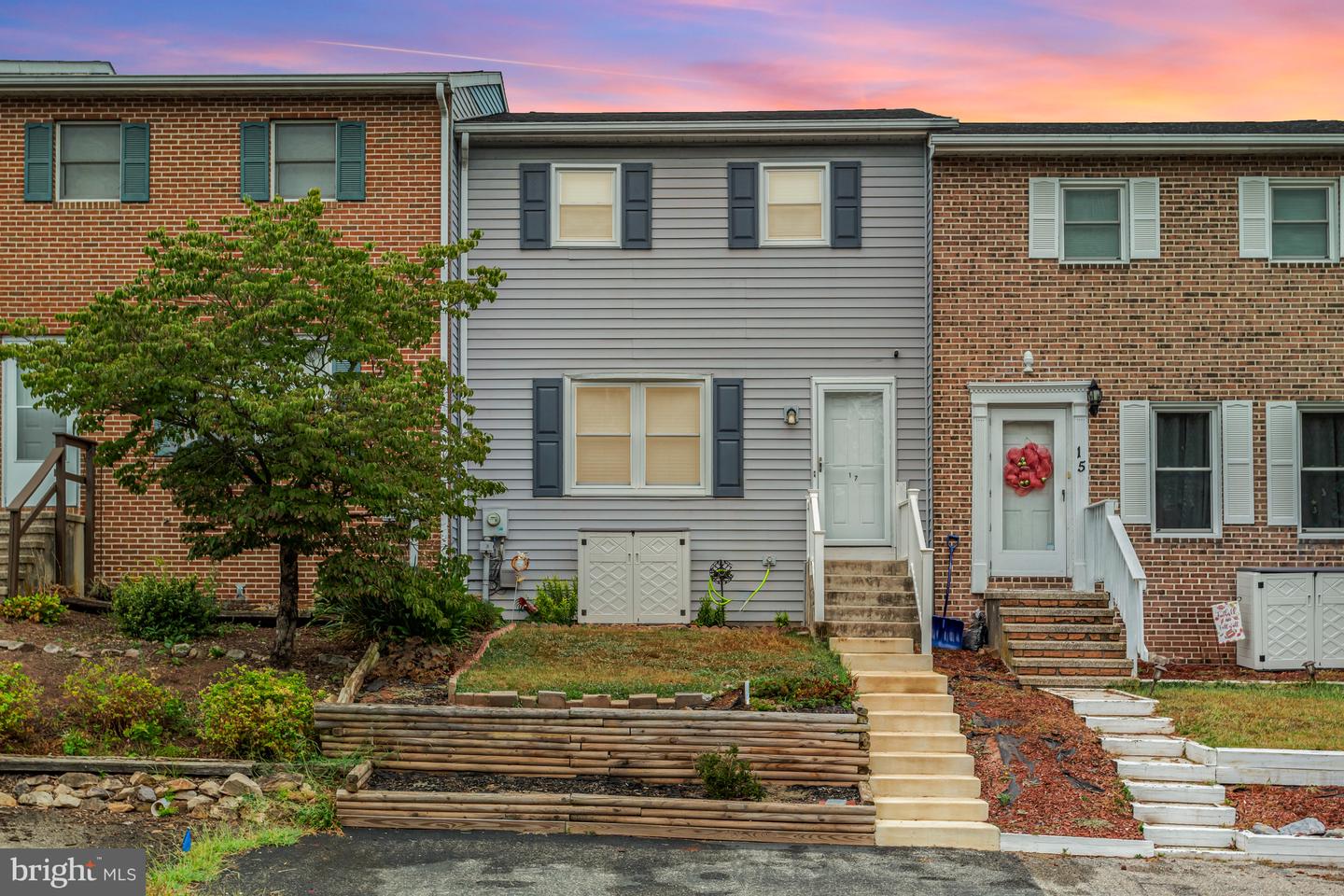 17 Mall Road, Etters