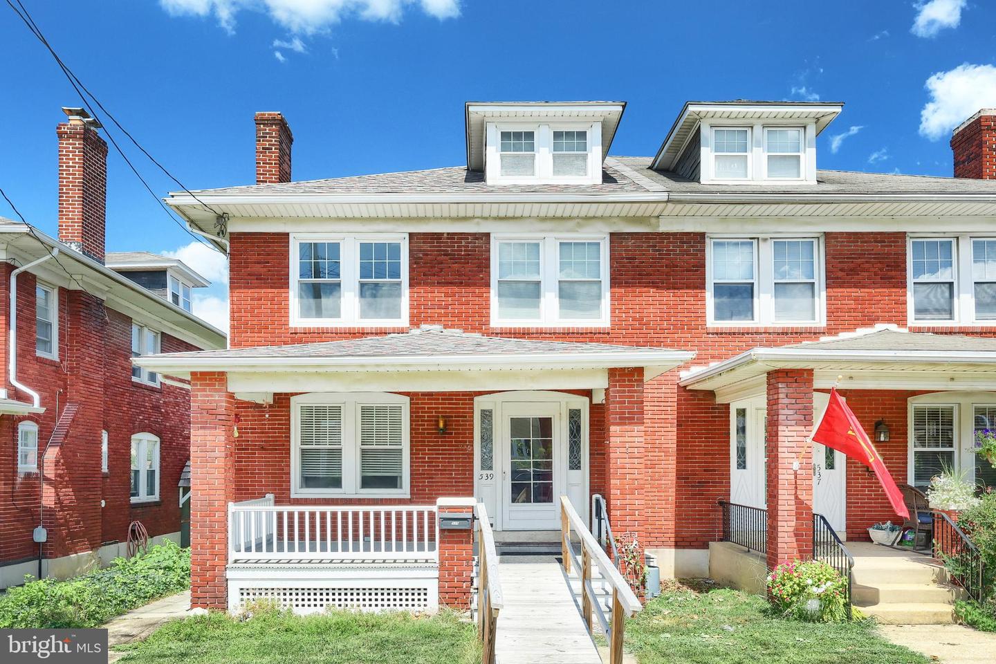 539 W Jackson Street, York