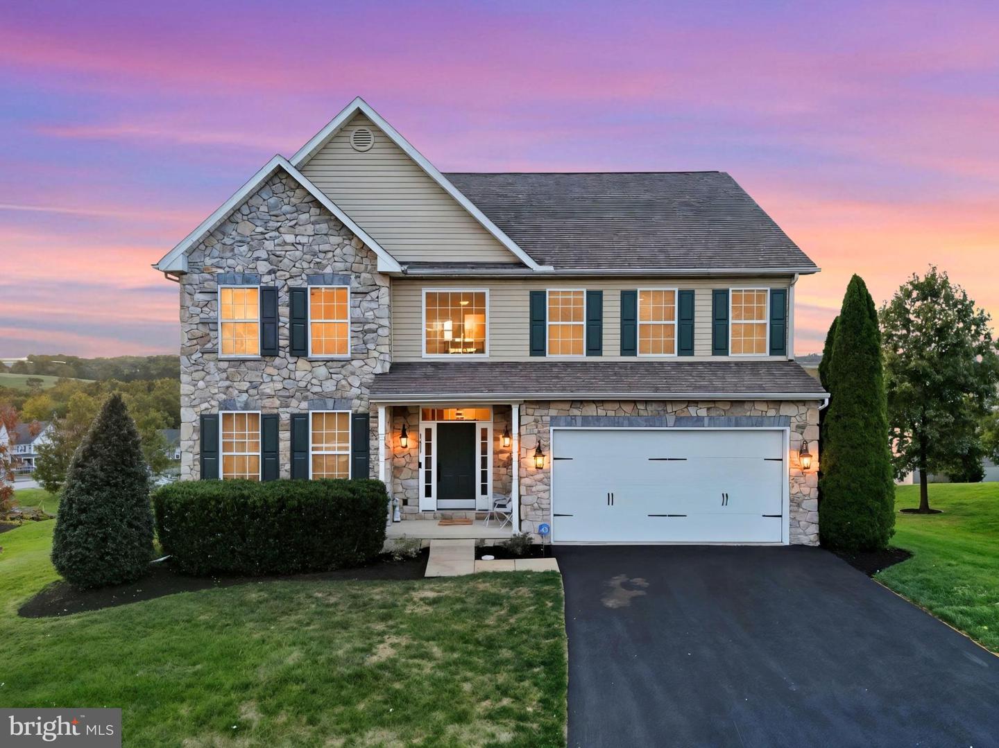 1404 Crest Way, York
