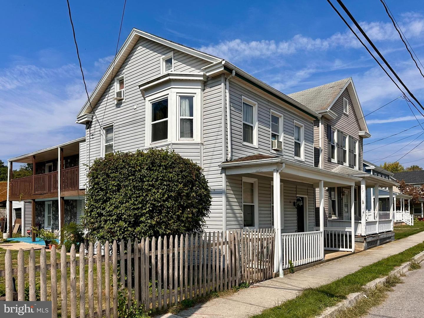 32 N York Street, Etters