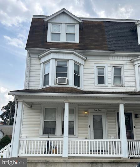 58 E Railroad Street, Spring Grove