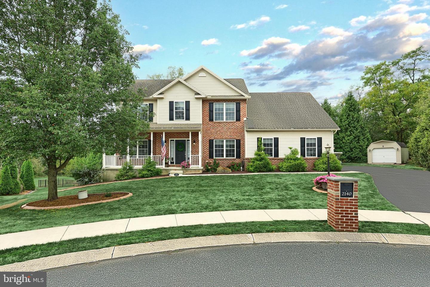 2140 Thoroughbred Court, York